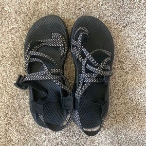 Great condition chacos! Worn for one summer but want to change to single strap!